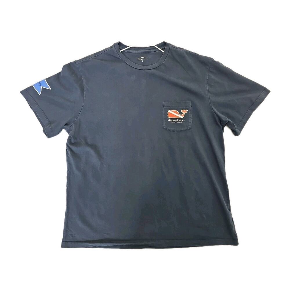 Vineyard Vines Shirt MENS Size L short SLEEVES Big Red Whale Logo Pocket USA